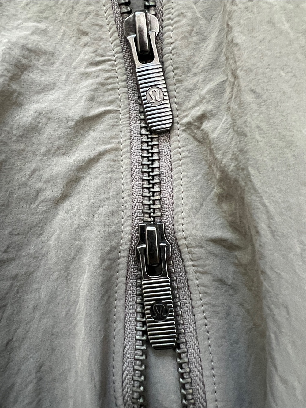 Lululemon Warm Ash Grey Crinkle Cinchable Waist Jacket Size Medium NWT - Picture 4 of 5